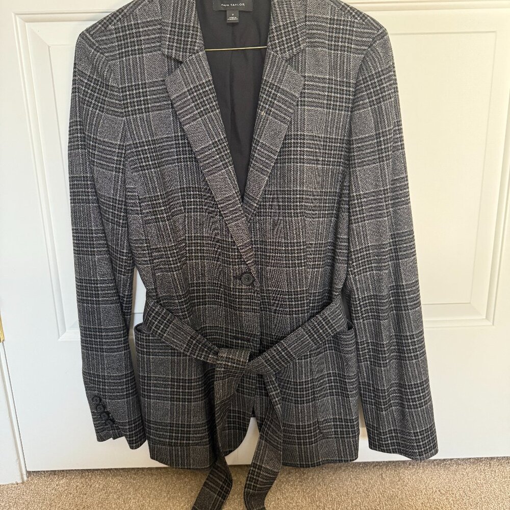 Ann Taylor Gray Plaid Modern Fit Blazer with Belt  Size 8